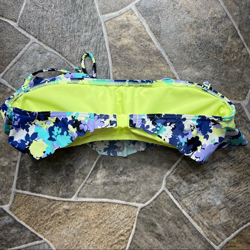 New Look Ruffle Bikini Top - Picture 5 of 13